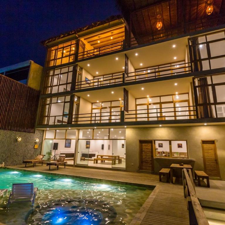 Penthouse Kahuna - Three-Bedroom Apartment - 2