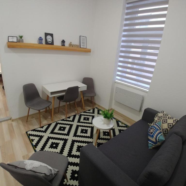 Apartments Sari - One-Bedroom Apartment - 11