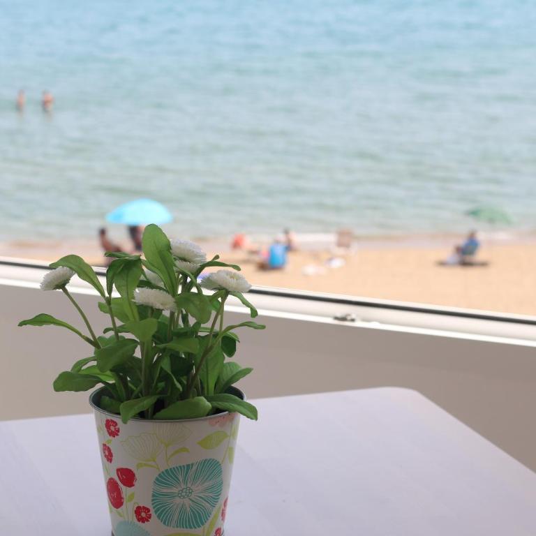 Apartamentos Óliver Playa - Este apartamento está ubicado en la tercera planta, ofrece vistas panorámicas al mar y dispone de 2 dormitorios y terraza. - 2