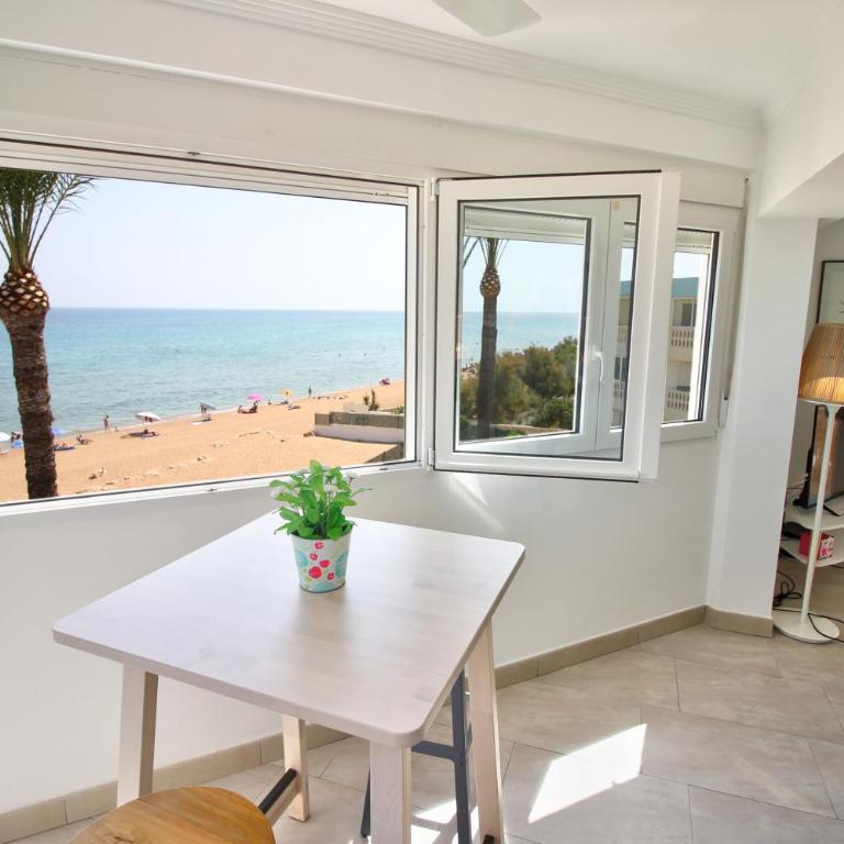 Apartamentos Óliver Playa - Este apartamento está ubicado en la tercera planta, ofrece vistas panorámicas al mar y dispone de 2 dormitorios y terraza. - 16