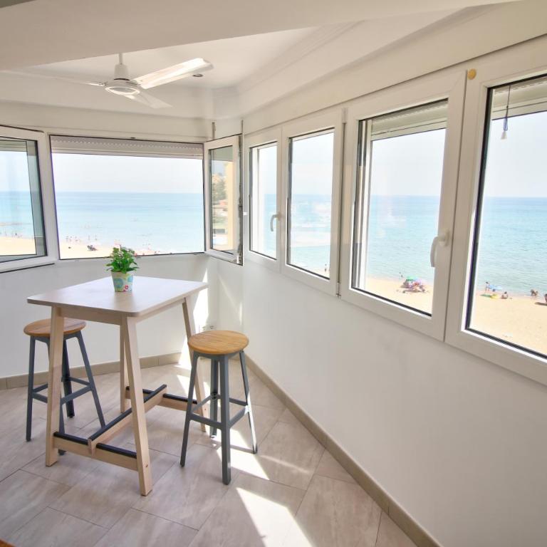 Apartamentos Óliver Playa - Este apartamento está ubicado en la tercera planta, ofrece vistas panorámicas al mar y dispone de 2 dormitorios y terraza. - 7