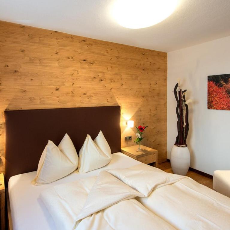 Residence Tombla - Appartamento con 2 Camere da Letto e Vista Giardino - Piano Terra - 1