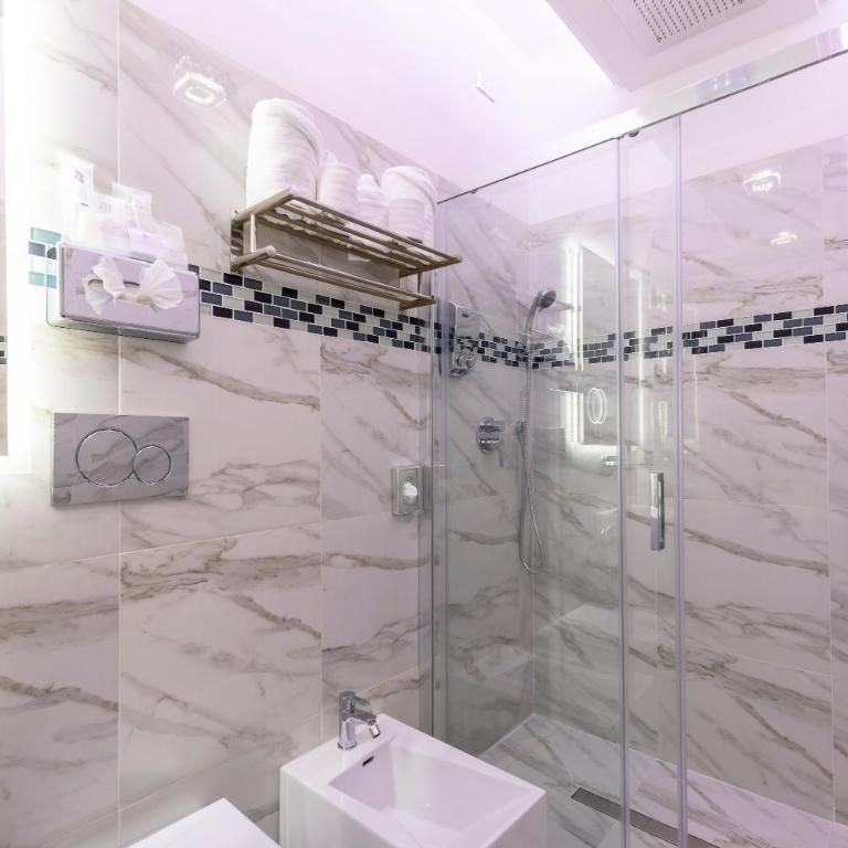THE ONE Boutique Hotel & Private SPA Roma - Deluxe Double Room - 17