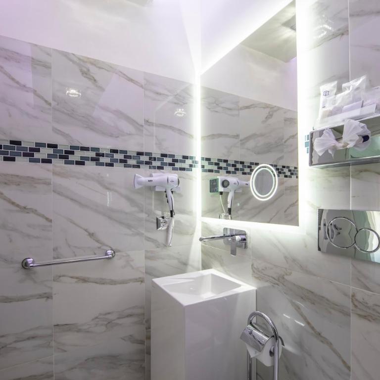 THE ONE Boutique Hotel & Private SPA Roma - Deluxe Double Room - 19