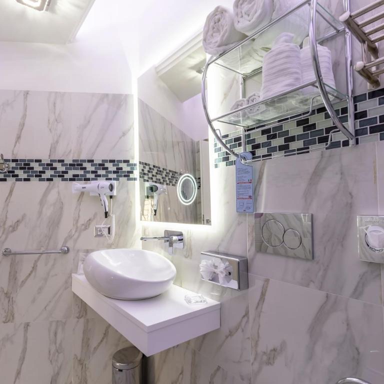 THE ONE Boutique Hotel & Private SPA Roma - Deluxe Double Room - 26