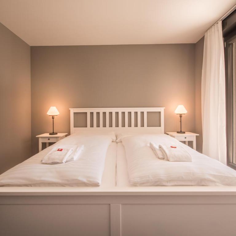 Independance First - Four-Bedroom Luxury Apartment - 26