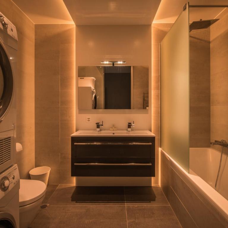 Independance First - Four-Bedroom Luxury Apartment - 29