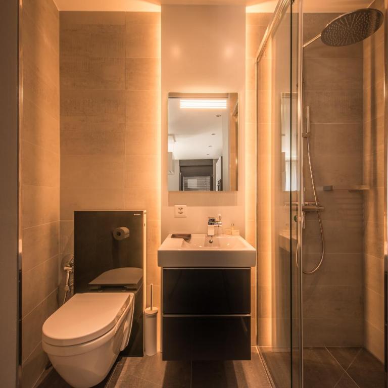 Independance First - Four-Bedroom Luxury Apartment - 32