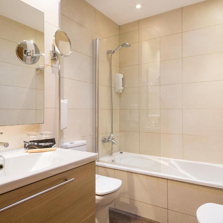 Hotel Acta Azul Barcelona - Family Room (3 Adults) - 5