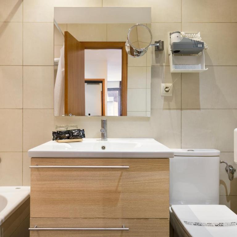 Hotel Acta Azul Barcelona - Apartment (3 Adults) - 6