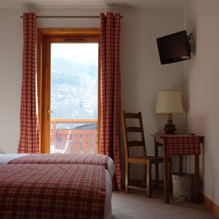 Hotel Autantic - Chambre Lits Jumeaux avec Balcon et Vue sur la Montagne - 3