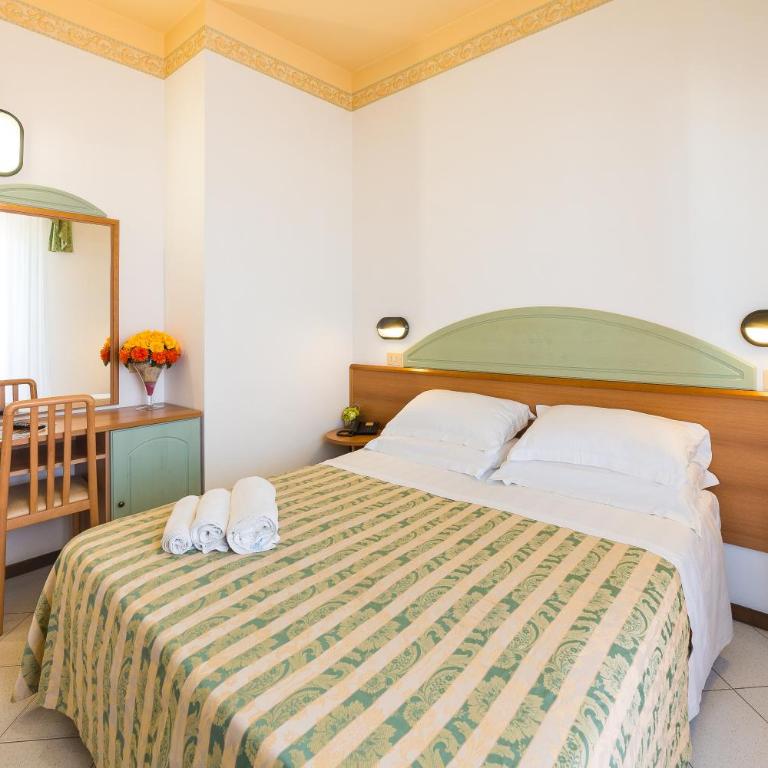 Hotel Ariane - BEACHFRONT, XXL Breakfast & Sea View - Camera Matrimoniale/Doppia con Letti Singoli con Vista Mare Laterale - 4