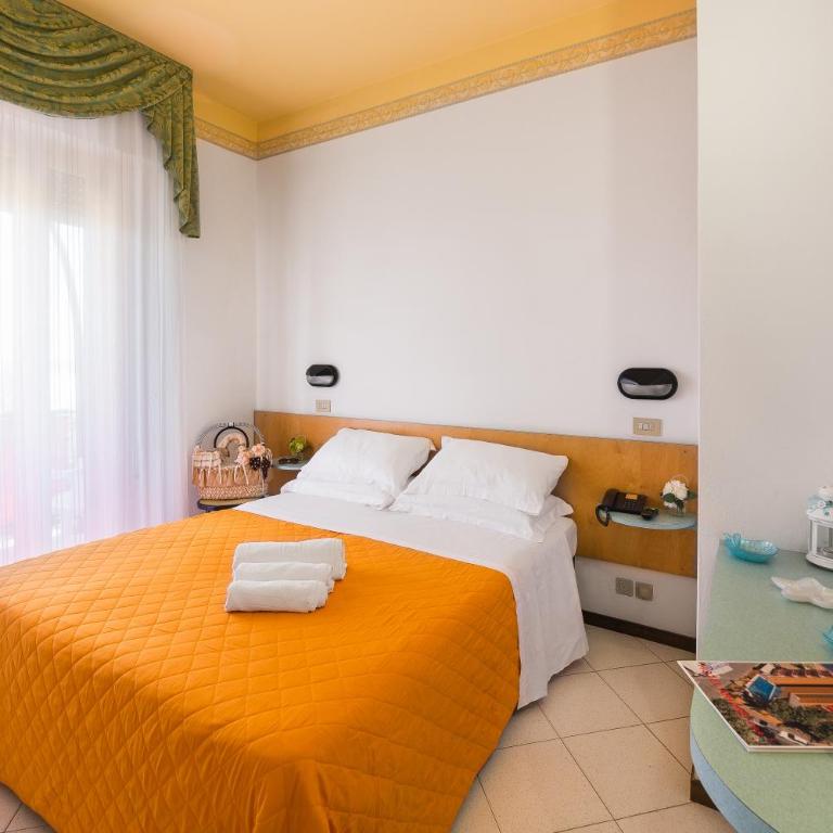 Hotel Ariane - BEACHFRONT, XXL Breakfast & Sea View - Camera Matrimoniale/Doppia con Letti Singoli con Vista Mare Laterale - 5