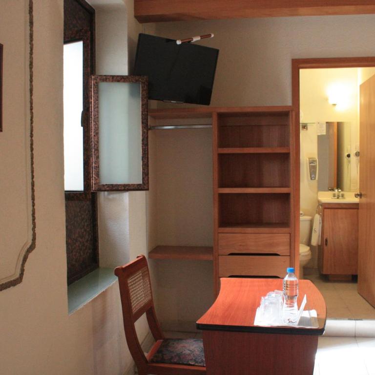 Casa de la Luna - Queen Room - 2