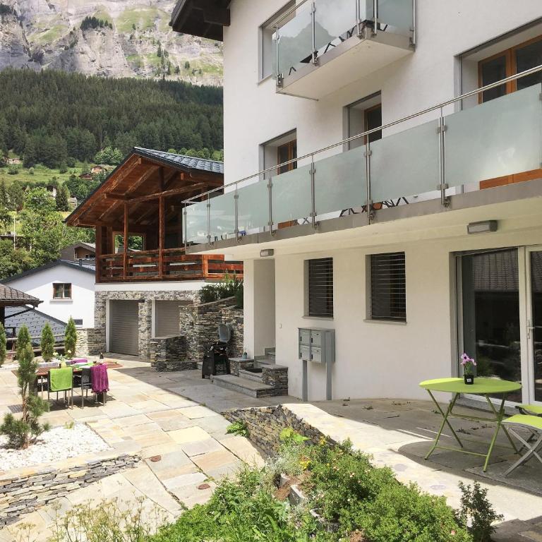 Apartments Soldanella - Apartment mit Terrasse - 2