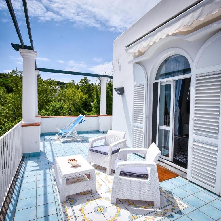 Suite Villa Carolina - Camera Matrimoniale con Terrazza - 7