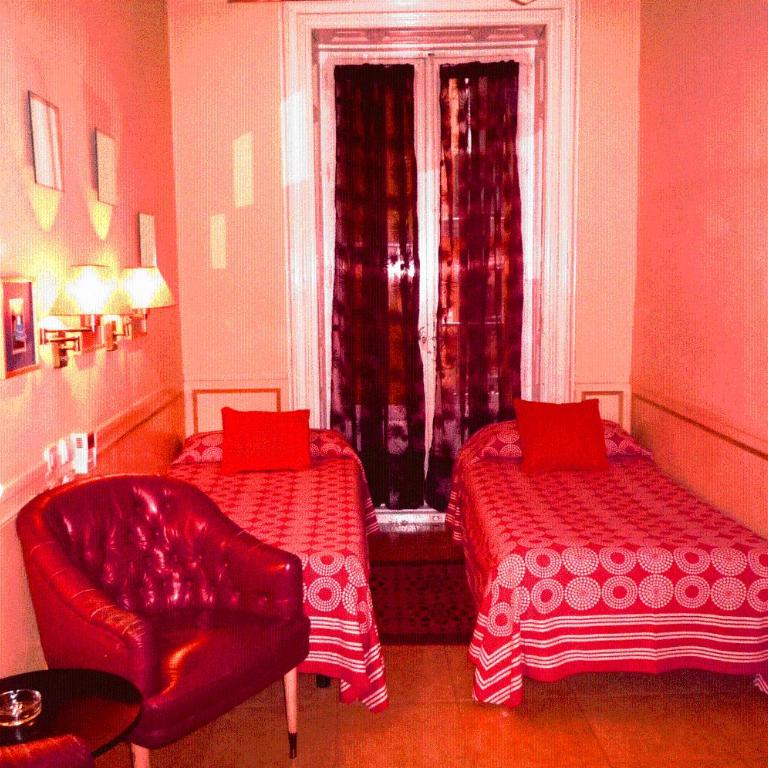Hostal La Fontana - Twin Room - 11