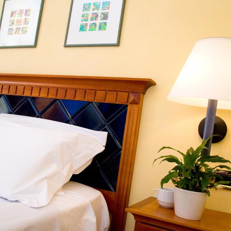 Hotel Savoia - Camera Matrimoniale/Doppia con Letti Singoli con Vista Città - 2