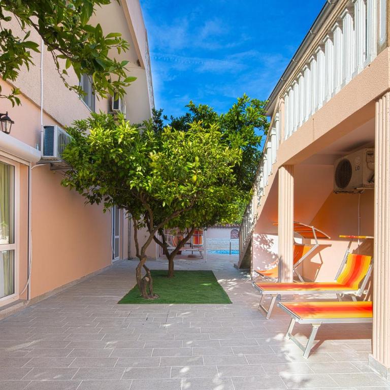 Apartmani Mihailovic - Triple Room with Bathroom - 3