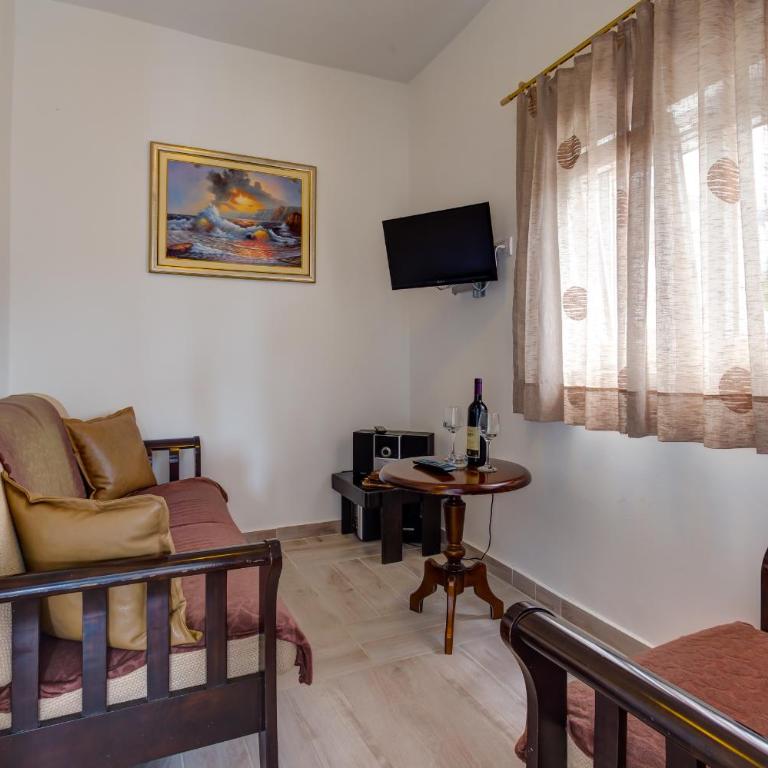 Sea Oasis Apartments - Milosevic - One-Bedroom Apartment - 2