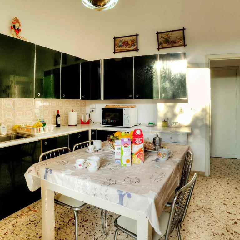 Villa with pool and tennis court - Villa con Piscina Privata - 9