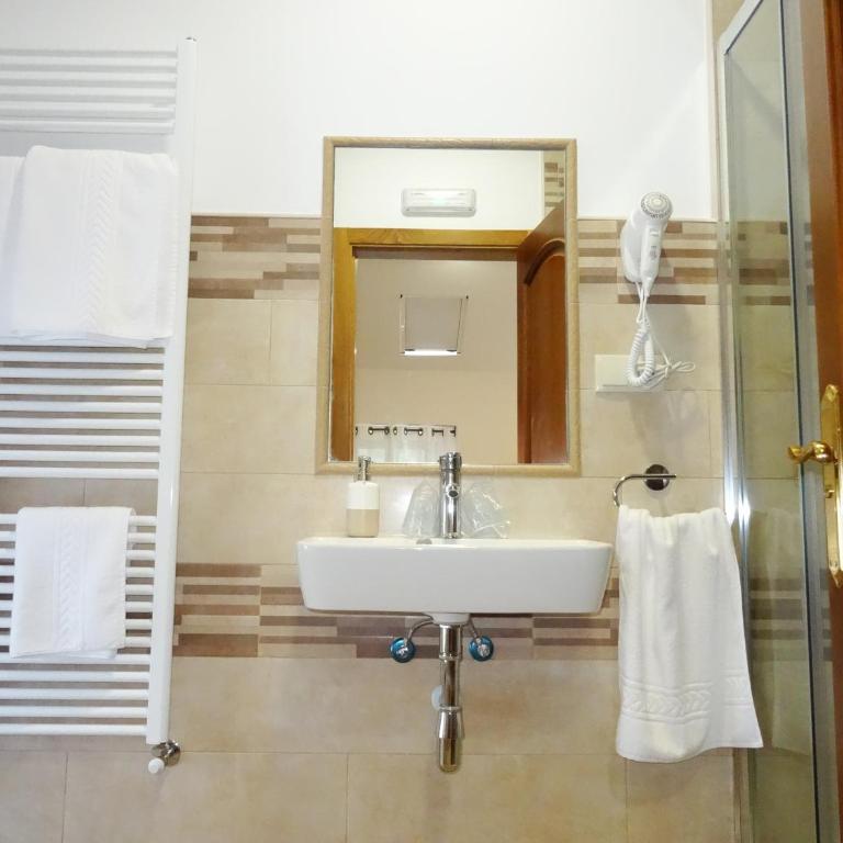 LAST 12K - Habitación Doble Estándar - 2 camas - 4