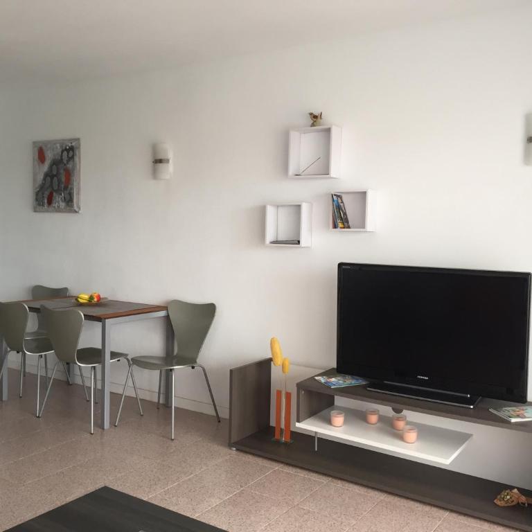 Bonito y Acogedor Apartamento con fibra - Apartamento con vistas a la piscina - 9