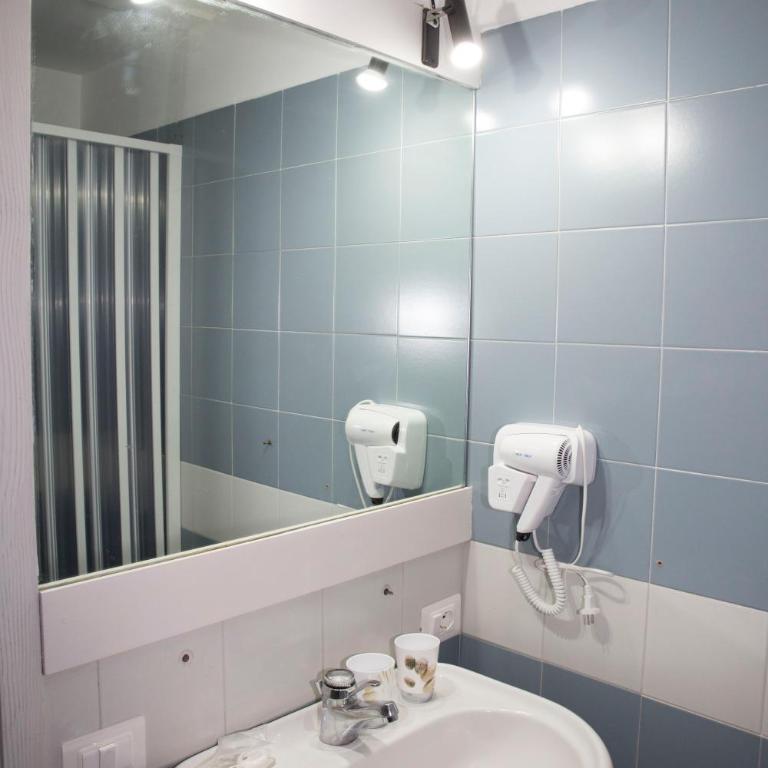 Antico Mercato - Quadruple Room with Shared Bathroom - 1