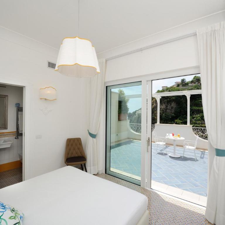 Villa Guarracino Amalfi - Junior Suite con Terrazza e Vista Mare - 5