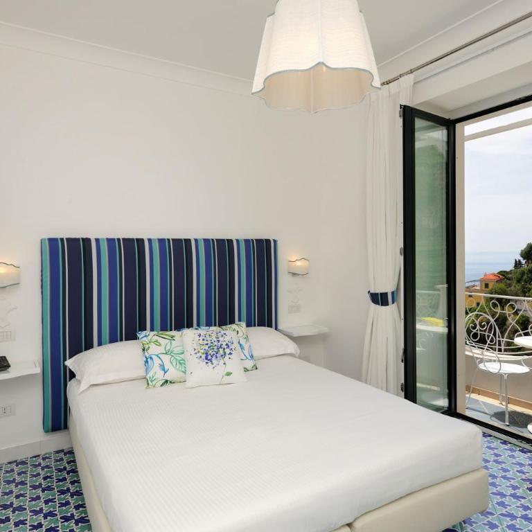 Villa Guarracino Amalfi - Camera Superior Matrimoniale/Doppia con Letti Singoli con Vista Mare - 3