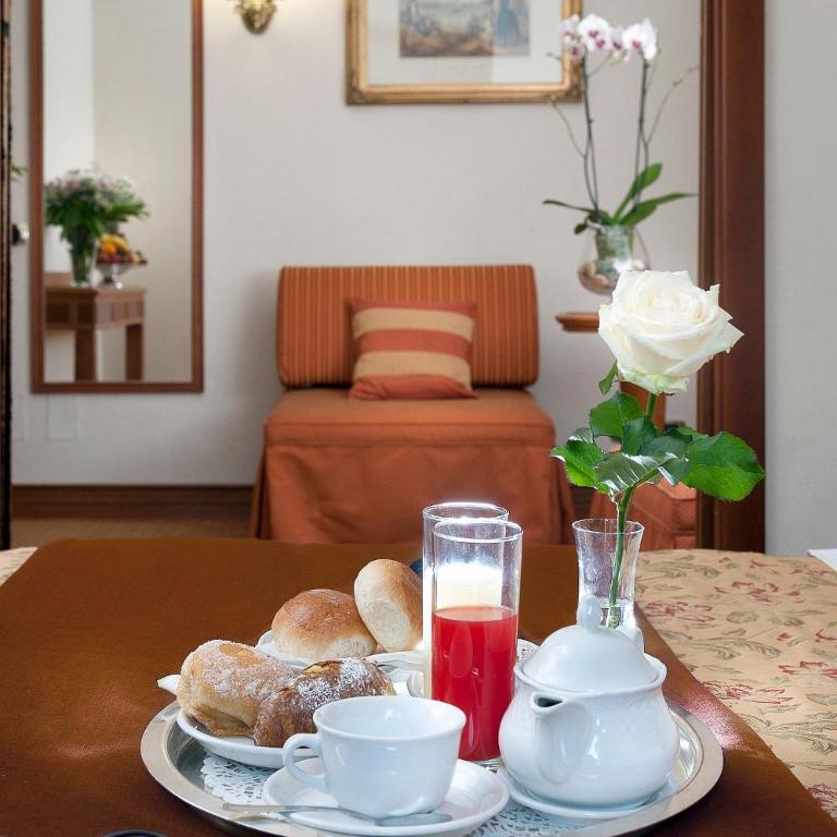 Pinewood Hotel Rome - Camera Familiare (5 Adulti) - 6