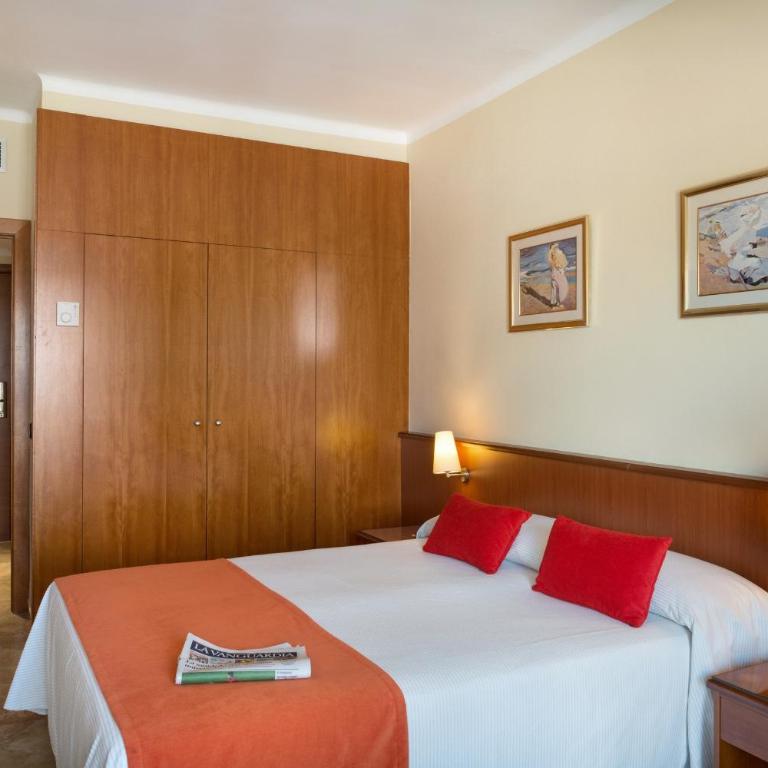 Hotel Montecarlo Spa & Wellness - Habitación Doble Estándar con vistas laterales al mar y acceso al spa - 1 o 2 camas - 4