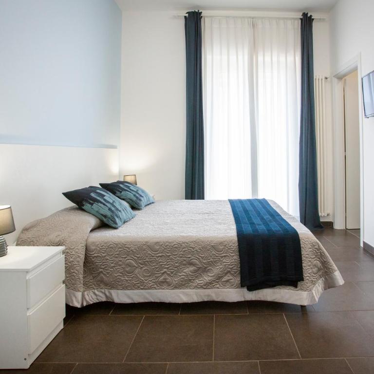 Rosella's rooms - Camera Matrimoniale con Letto Supplementare - 2