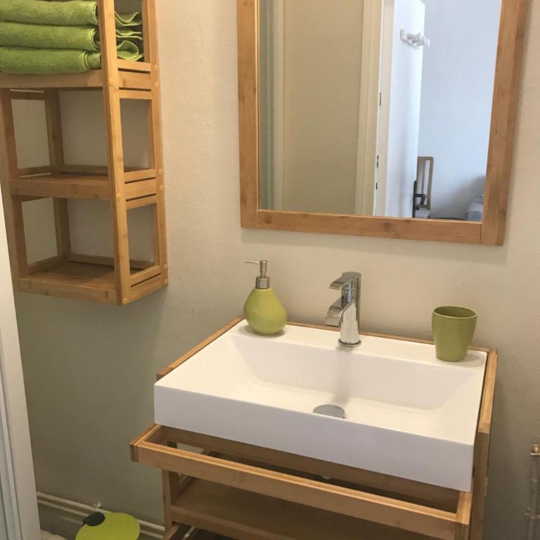 Logement cocooning 50 m de la plage - Appartement - 11