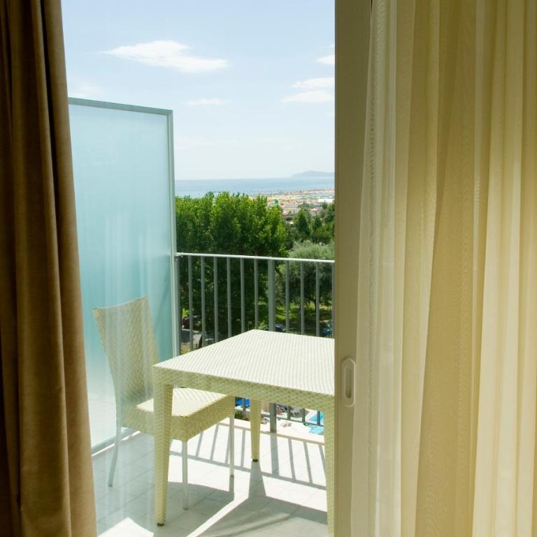 Mercure Rimini Lungomare - Camera Classic Doppia con Letti Singoli e con Terrazza - 8