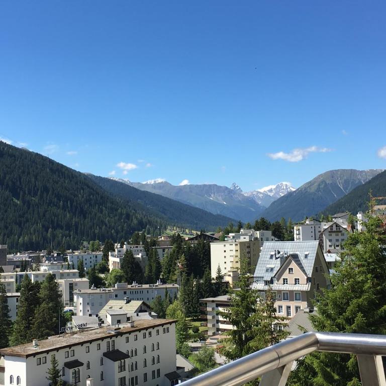 Spectacular View & Central Location in Davos - Apartment - 23