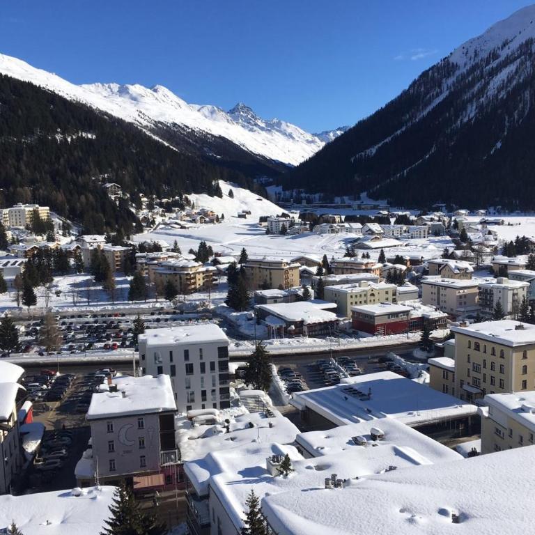 Spectacular View & Central Location in Davos - Apartment - 3