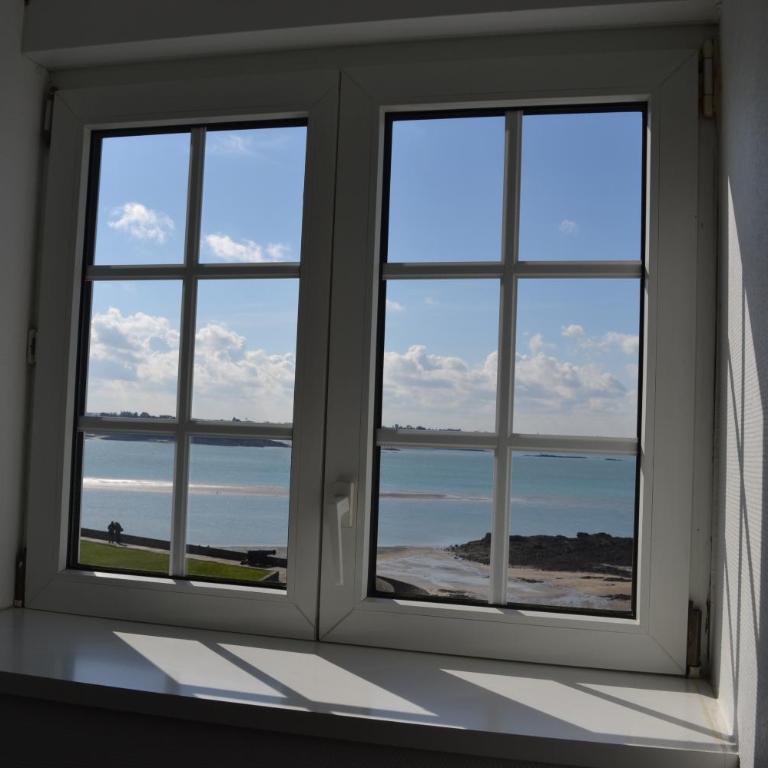 Hôtel La Porte Saint Pierre-Logis Hôtel Intra Muros RÉNOVÉ en 2026 - Camera Matrimoniale con Vista Mare - 1