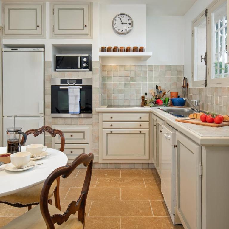 Luxury Pool Apartment at Villa Seburga - Two-Bedroom Apartment - 12