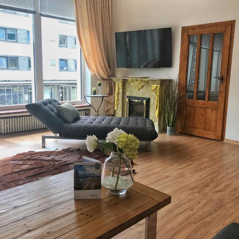 Golden GaPa Central Large Family Apartment 24 - Apartment - 2