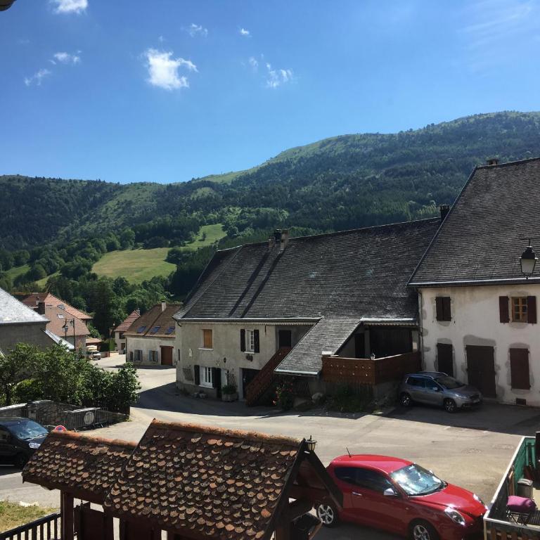 La Chicholiere - Quadruple Room with Mountain View - 1