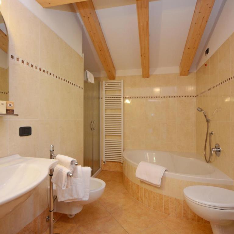 Hotel La Soldanella - Camera Matrimoniale Deluxe - 3