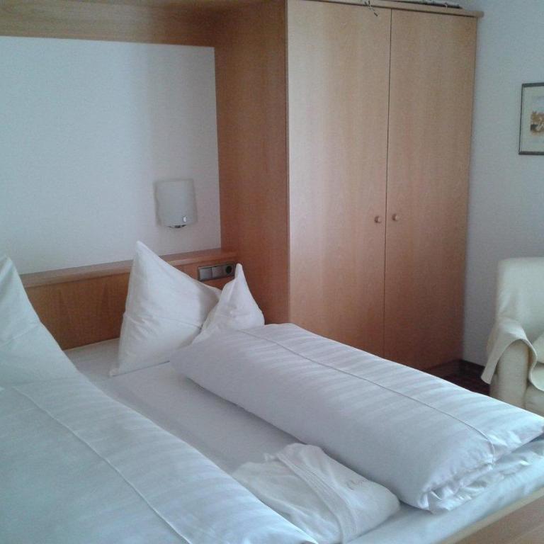 Hotel Flora - Habitación Doble con balcón - 9
