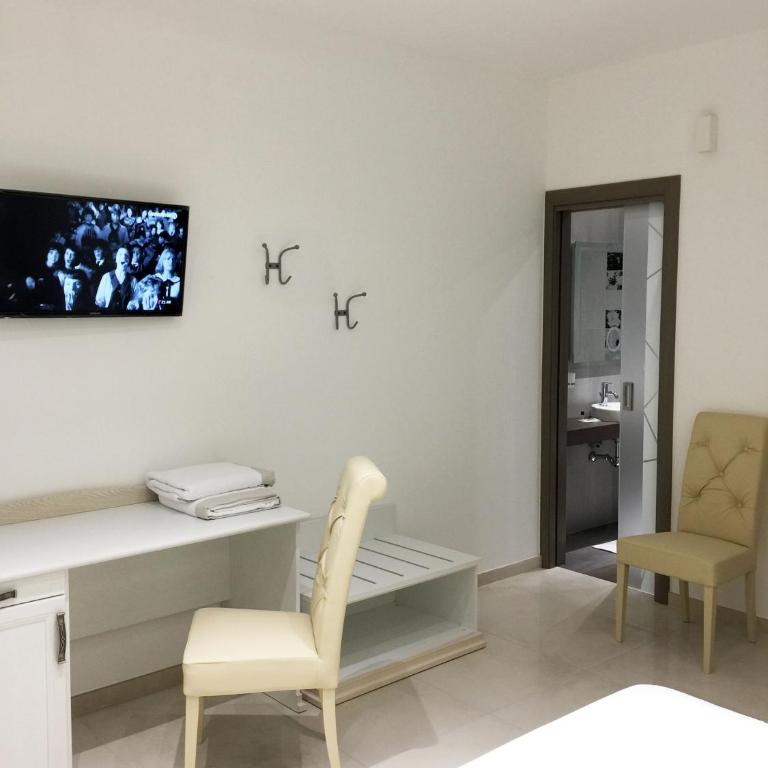 B&B Bella Costa - lungomare Porto Cesareo - Camera Matrimoniale Deluxe con Vista Mare Laterale - 11