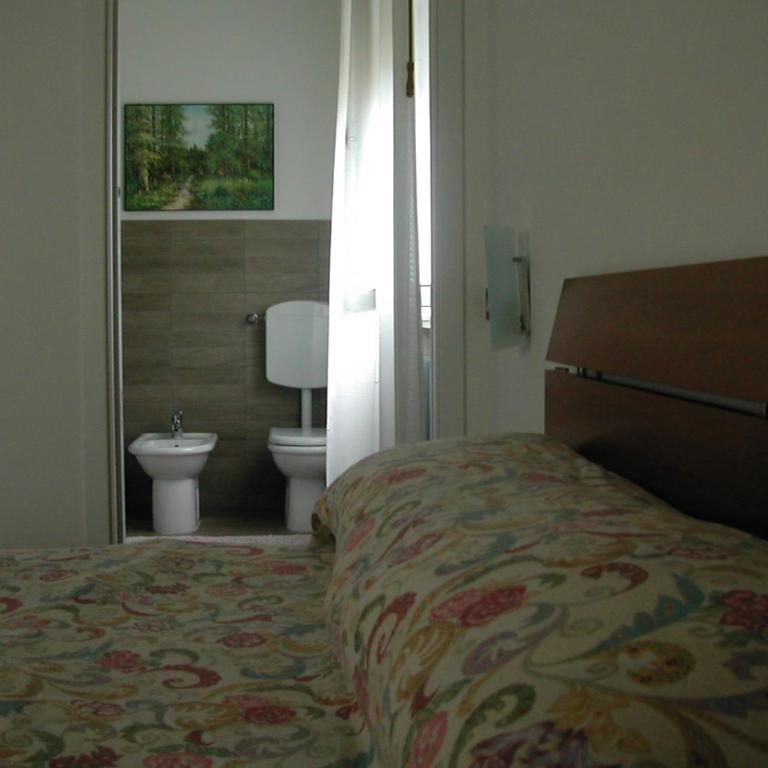 Bed Ventitre - Camera Deluxe - 1