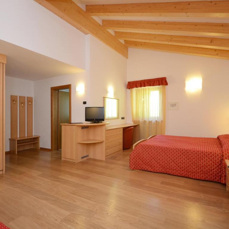Hotel La Soldanella - Camera Tripla Superior - 1