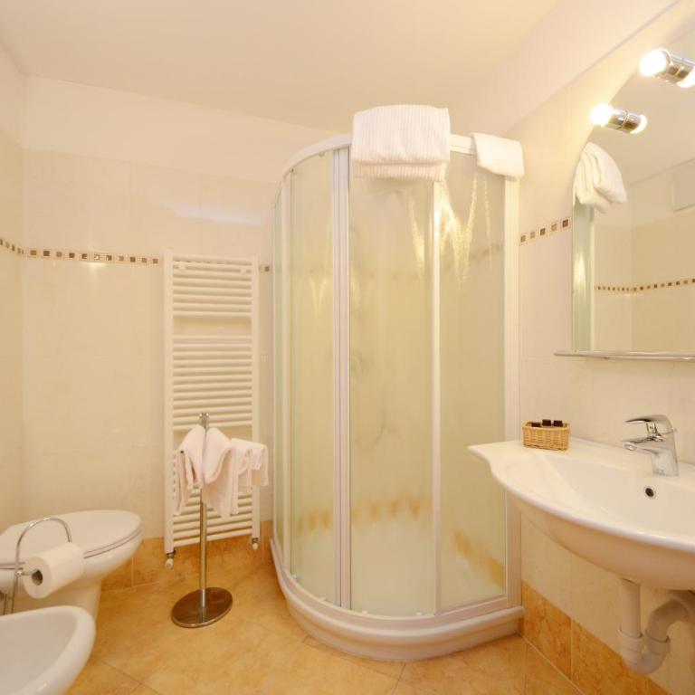 Hotel La Soldanella - Camera Familiare Deluxe - 1