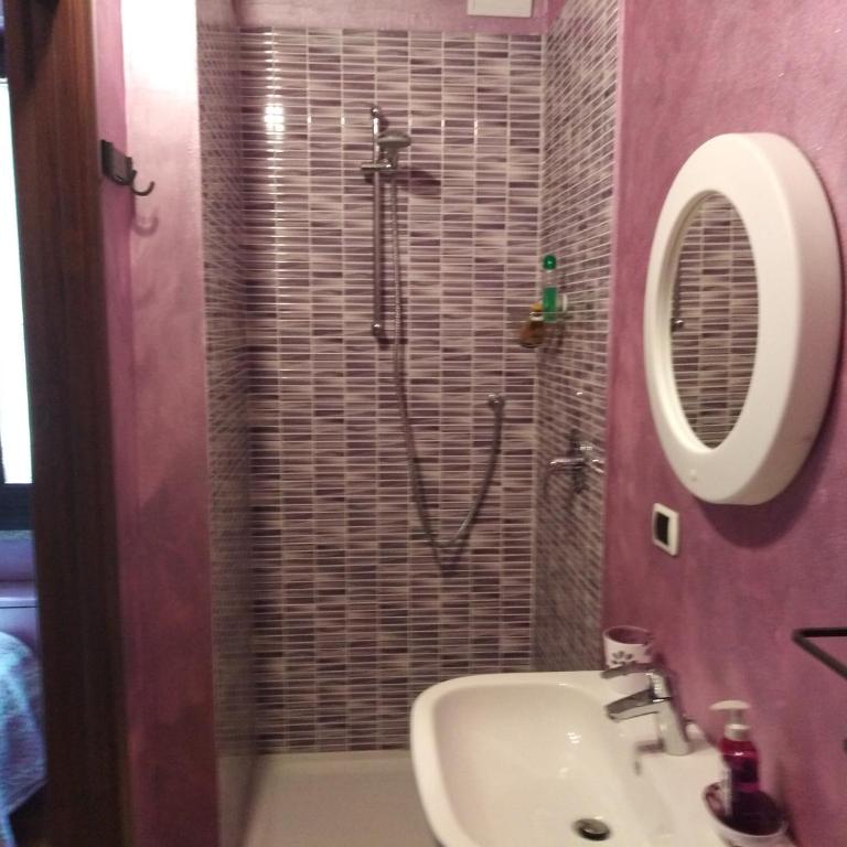 B&B Villa Anita - Camera Matrimoniale con Bagno Privato - 2