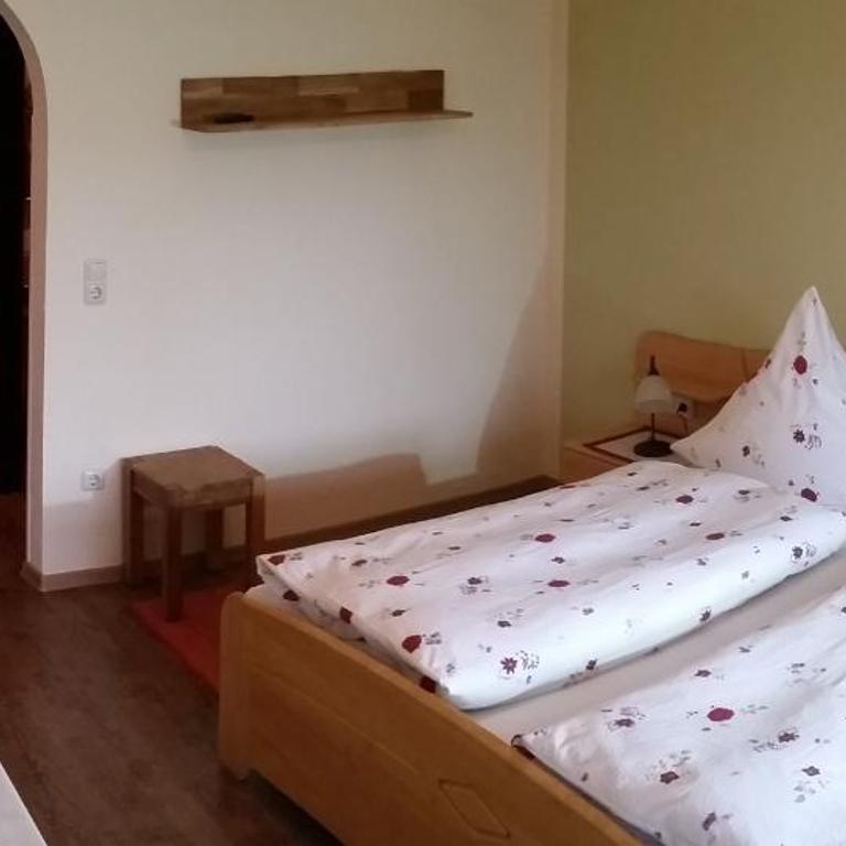 Pension Staufenhof - Doppelzimmer mit Balkon - 3