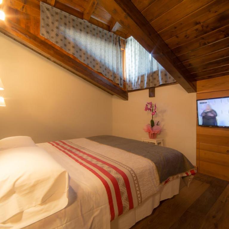 VillAmour Boutique Hotel & SPA - Camera Familiare con Vista Montagna - 9